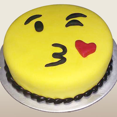 "Mr and Mrs Fondant cake - code05 (8 Kgs) - Click here to View more details about this Product